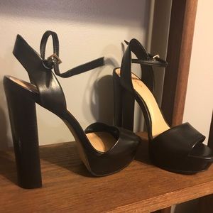 Aldo platform sandals!